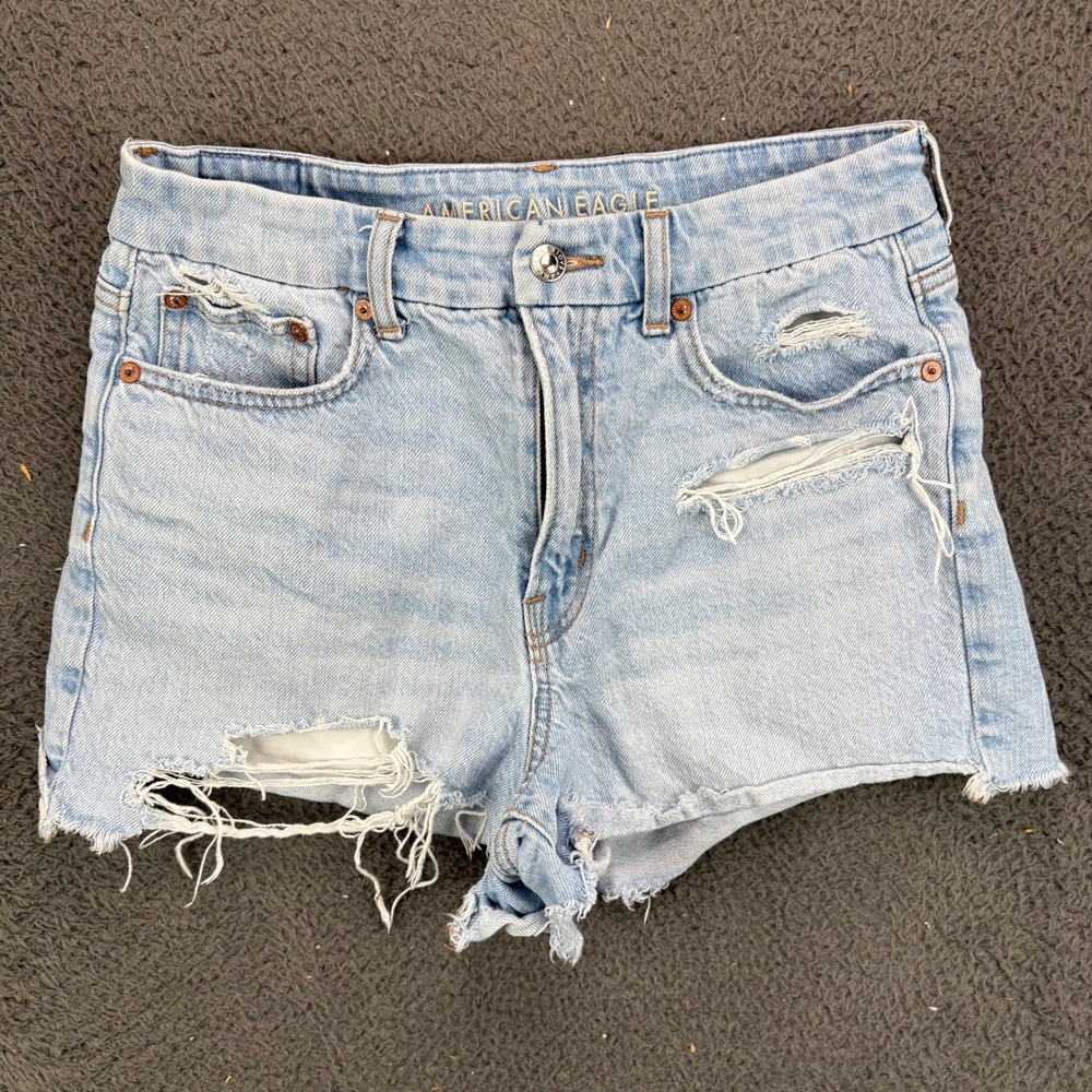 American Eagle Curvy 90s Boyfriend Short Light Wash Distressed Denim Size 4